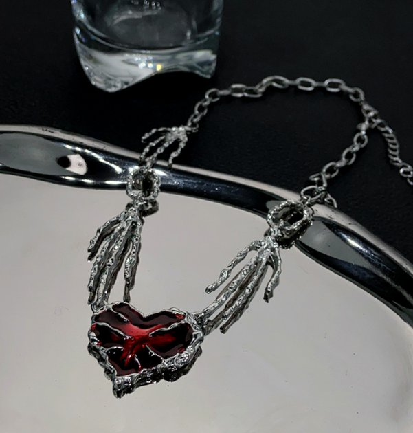 Цепочка чокер Fashion Jewerly на шею с сердцем в руках скелета в готическом стиле y2k бижутерия (SVS) - Фото 4 Цепочка чокер Fashion Jewerly на шею с сердцем в руках скелета в готическом стиле y2k бижутерия (SVS) - изображение 4