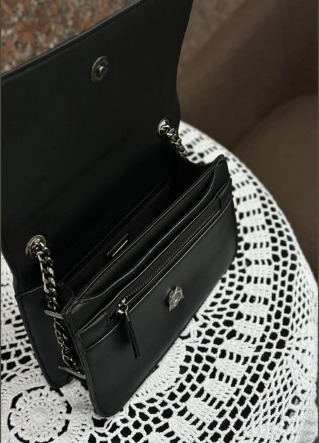 Женская сумка кросс-боди на цепочке Guess 00783 19GF-329 черная - Фото 5 Женская сумка кросс-боди на цепочке Guess 00783 19GF-329 черная - изображение 5