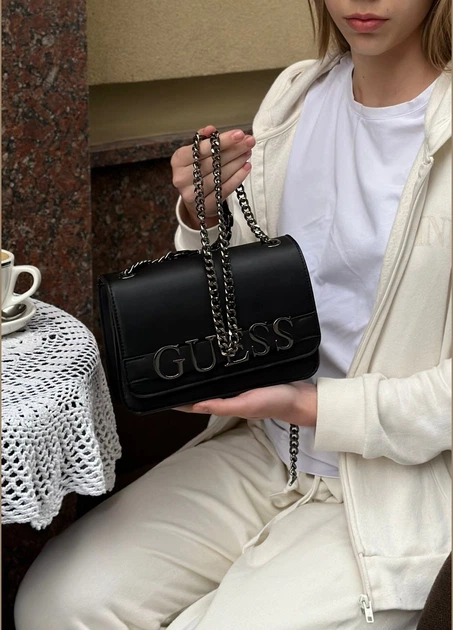 Женская сумка кросс-боди на цепочке Guess 00783 19GF-329 черная - Фото 6 Женская сумка кросс-боди на цепочке Guess 00783 19GF-329 черная - изображение 6