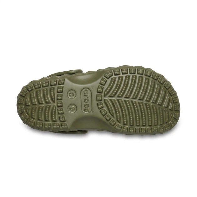 Дитячі крокси для хлопчика Crocs Classic Geometric Clog Army Green (28/29, хакі) - Фото 3 Дитячі крокси для хлопчика Crocs Classic Geometric Clog Army Green (28/29, хакі) - изображение 3