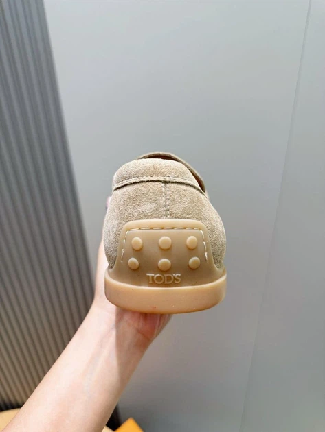 Мужские замшевые лоферы TOD'S светло-коричневого цвета размер 41 - изображение 5