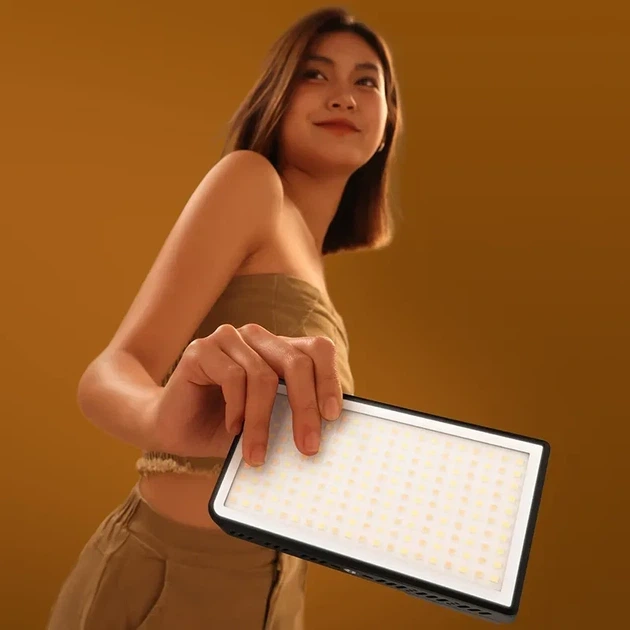 Відеосвітло Ulanzi LM-P40RGB Portable Video Light 40W RGB (KST-L130) - Фото 7 Відеосвітло Ulanzi LM-P40RGB Portable Video Light 40W RGB (KST-L130) - изображение 7