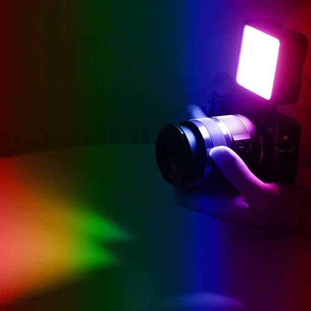 Накамерное светло Andoer N69 RGB 6W LED с регулировкой цвета и яркости черное - изображение 12