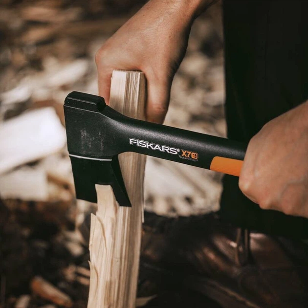 Компактный универсальный топор Fiskars X7 - XS - изображение 7