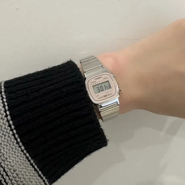 Наручний годинник CASIO LA670WEA-4A2EF - Фото 7 Наручний годинник CASIO LA670WEA-4A2EF - зображення 7