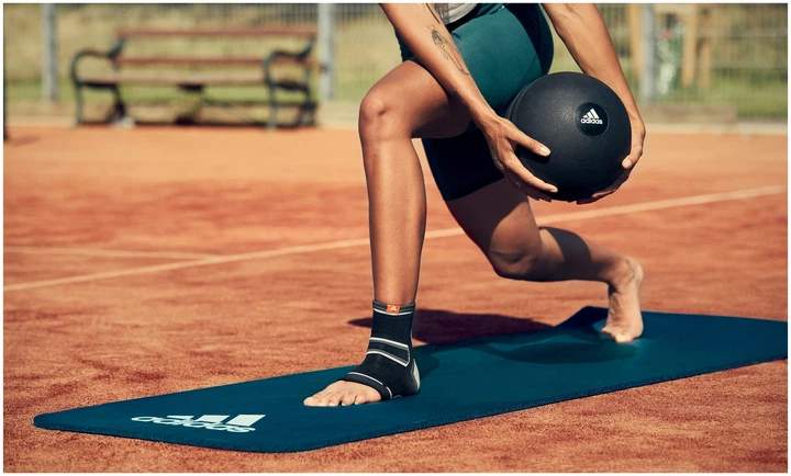 Фиксатор щиколотки Adidas Ankle Support черный Уни S бандаж для щиколотки поддержка голеностопного сустава - Фото 7 Фиксатор щиколотки Adidas Ankle Support черный Уни S бандаж для щиколотки поддержка голеностопного сустава - изображение 7