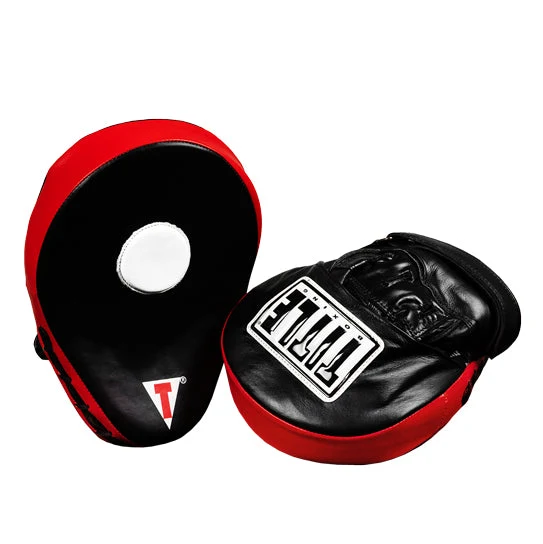 Лапи боксерські TITLE Boxing Incredi-Ball Leather Punch Mitts 2.0 - Black/Red - Фото 4 Лапи боксерські TITLE Boxing Incredi-Ball Leather Punch Mitts 2.0 - Black/Red - изображение 4