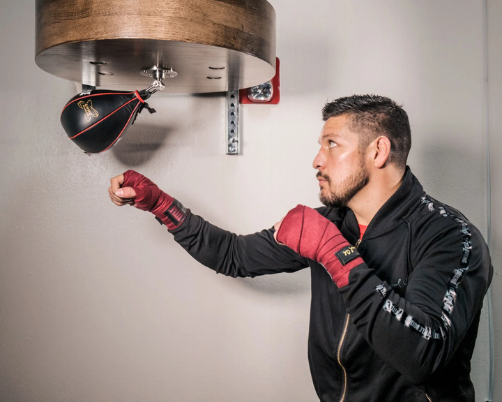 Пневмогруша боксерська TITLE Boxing Gyro Balanced Leather Speed Bag Black / M - изображение 7
