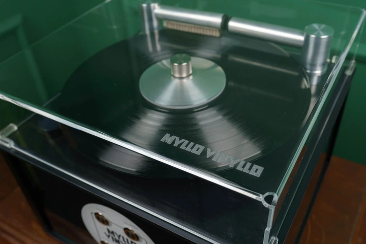 Акрилова кришка (Myllo Vinyllo) - Фото 5 Акрилова кришка (Myllo Vinyllo) - зображення 5