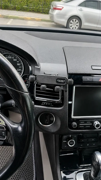 Тримач телефону для Volkswagen Touareg 2011-2018 (Комлект: основа для панелі Volkswagen Touareg + тримач гравітаційни Little One). - зображення 7