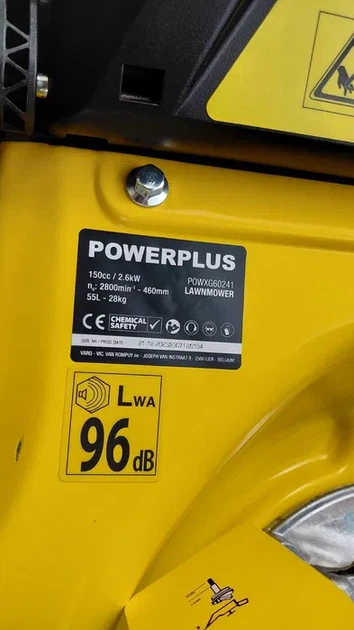 Бензинова самохідна газонокосарка Powerplus POWXG60241 150 см³ 2,6 кВт 46 см 7 рівнів травозбірник 55 л - зображення 3