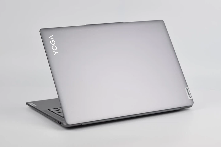 Ультрабук Lenovo Yoga Slim 7 14IMH9 U7 155H / 16GB / 512GB / 14" WUXGA OLED / Win11 Ноутбук - Фото 8 Ультрабук Lenovo Yoga Slim 7 14IMH9 U7 155H / 16GB / 512GB / 14" WUXGA OLED / Win11 Ноутбук - изображение 8