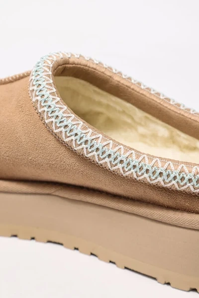 Уги сліпери на платформі UGG Women's Tazz Slipper Sand 39 розмір пісочні - Фото 3 Уги сліпери на платформі UGG Women's Tazz Slipper Sand 39 розмір пісочні - зображення 3