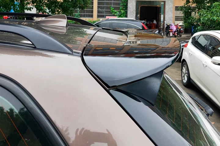 Спойлер (Черный Глянец) для BMW X5 E70 2007-2013 гг - изображение 2