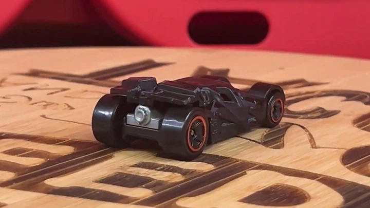 Машинка Базовая Hot Wheels DC Batman The Dark Knight Batmobile Batman 1:64 JJL13 Black - изображение 3