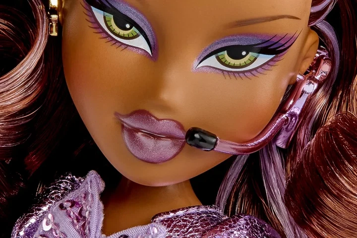 Модна лялька Bratz Pop Starz Sasha рок поп зірка Саша з аксесуарами та підвіскою 595991 - Фото 7 Модна лялька Bratz Pop Starz Sasha рок поп зірка Саша з аксесуарами та підвіскою 595991 - зображення 7