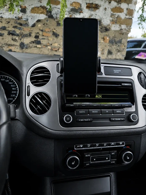 Держатель телефона для Volkswagen Tiguan, Golf+, Polo, Golf Sportsvan (Комлект: основа для панели Volkswagen+держатель HOCO CA94). - Фото 9 Держатель телефона для Volkswagen Tiguan, Golf+, Polo, Golf Sportsvan (Комлект: основа для панели Volkswagen+держатель HOCO CA94). - изображение 9