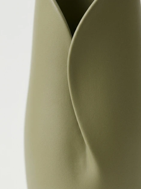 Скульптурная интерьерная ваза "Folded Petal" 7 х 7 х 17 см - Фото 3 Скульптурная интерьерная ваза "Folded Petal" 7 х 7 х 17 см - изображение 3