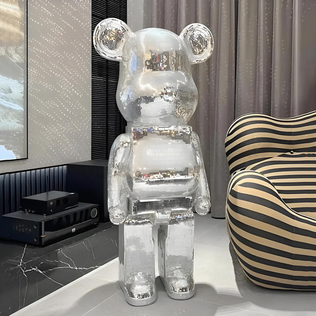 Фигурка Bearbrick серебряного цвета на подставке SUPREME 155 см. Дизайнерская игрушка Беарбрик. Фигурка Be@rbrick - изображение 5