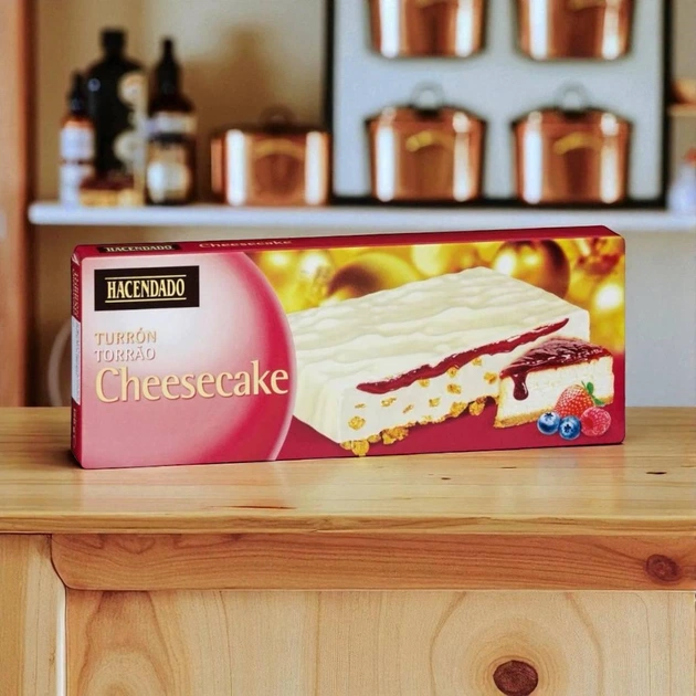 Туррон (нуга) Hacendado Turrón Cheesecake со вкусом чизкейка ягодный соус 150 г - Фото 1 Туррон (нуга) Hacendado Turrón Cheesecake со вкусом чизкейка ягодный соус 150 г - изображение 1