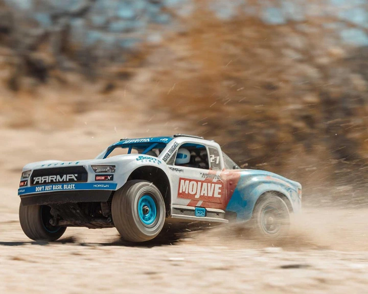 Машинка на радиоуправлении ARRMA Mojave Grom 223S BLX 1/16 4WD RTR White (ARA2304ST2) - Фото 4 Машинка на радиоуправлении ARRMA Mojave Grom 223S BLX 1/16 4WD RTR White (ARA2304ST2) - изображение 4