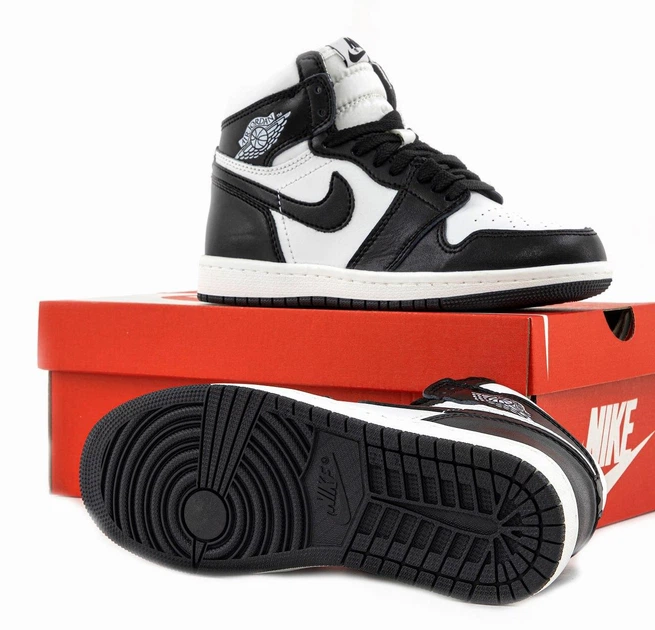 Кроссовки зимние мужские и женские Ni Air Jord 1 Black/White c мехом / Най Джор Ретро черно белые на меху 42 - Фото 6 Кроссовки зимние мужские и женские Ni Air Jord 1 Black/White c мехом / Най Джор Ретро черно белые на меху 42 - изображение 6