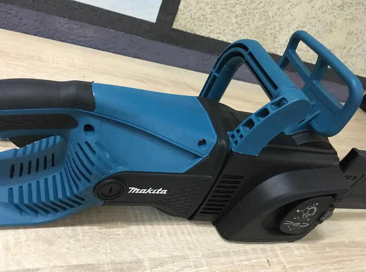 Электропила цепная Makita 2400 Вт пила электрическая 400 мм сетевая 14 м сек для дерева дров сада строительства шина 40 см цепь 3 8 с автоматической смазкой бесключевой натяжкой тормозом индикатором масла - изображение 4