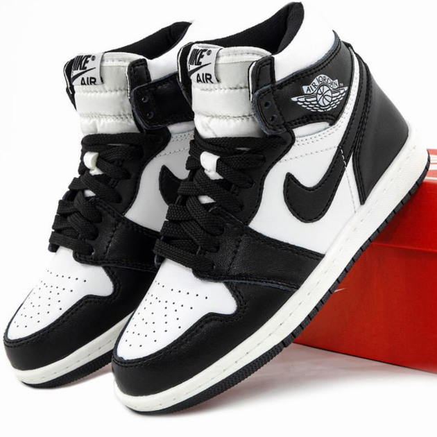 Кроссовки зимние женские и мужские Ni Air Jord 1 Black/White с мехом / Най Джорд Ретро черно белые на меху 37 - Фото 1 Кроссовки зимние женские и мужские Ni Air Jord 1 Black/White с мехом / Най Джорд Ретро черно белые на меху 37 - изображение 1