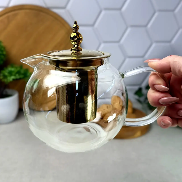 Стеклянный чайник-кофейник для плиты 950 мл Kandy GK-5801 с золотистыми элементами и удобным заварочным фильтром Прозрачный - Фото 4 Стеклянный чайник-кофейник для плиты 950 мл Kandy GK-5801 с золотистыми элементами и удобным заварочным фильтром Прозрачный - изображение 4