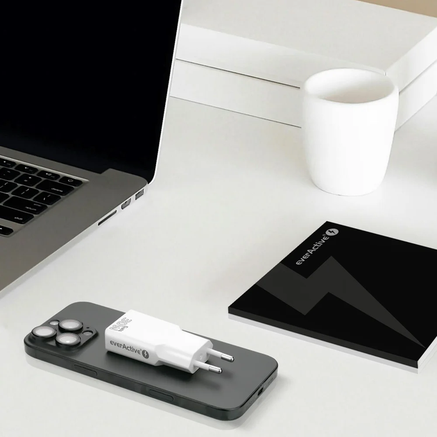Зарядное устройство everActive GaN SC-385Q White Super Slim, 2xUSB-С QC3.0+PD 30W, AC220V - Фото 7 Зарядное устройство everActive GaN SC-385Q White Super Slim, 2xUSB-С QC3.0+PD 30W, AC220V - изображение 7