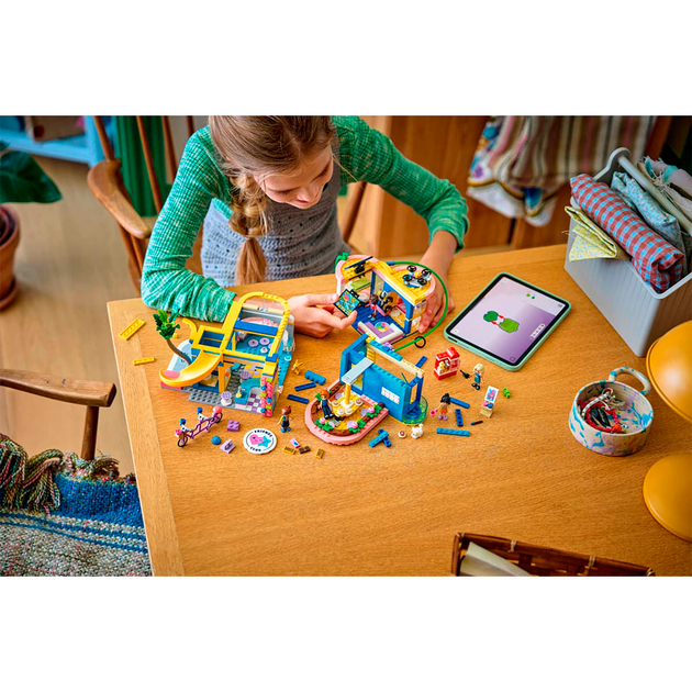 Конструктор LEGO Friends Клубный дом друзей HLC 794 детали (42689) - изображение 9