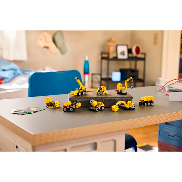 Конструктор LEGO Technic Мощные машины 44 детали (42233) - изображение 9