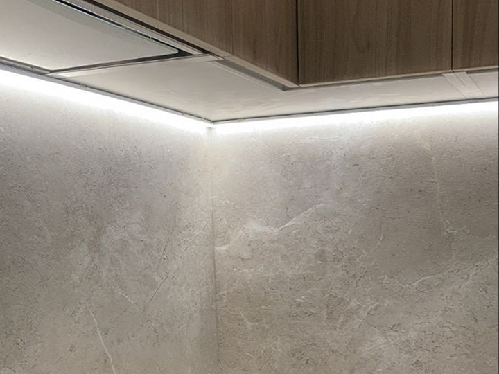 Профиль алюминиевый анодированный LEDUA АЛ-05 + рассеиватель для LED ленты угловой 2 м - изображение 6