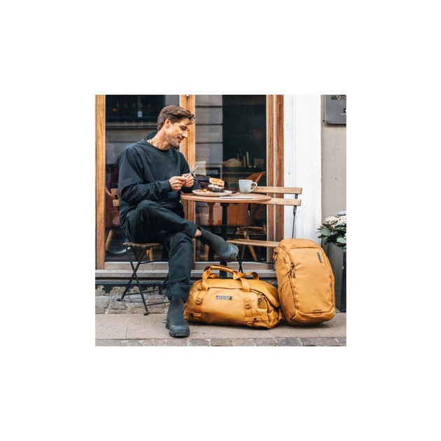 Рюкзак для ноутбука Thule 15.6" Chasm 26L TCHB-215 Golden Brown (3204983) - Фото 6 Рюкзак для ноутбука Thule 15.6" Chasm 26L TCHB-215 Golden Brown (3204983) - зображення 6