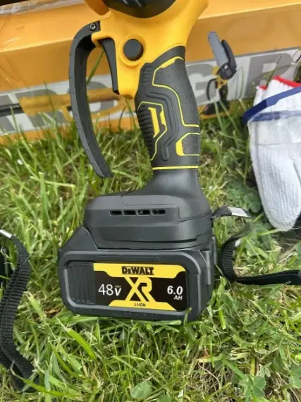 Садовый набор 3в1 DeWalt 48 В 6 А·ч мини пила DCM155HN 20 см аккумуляторный секатор DCMPP540P1 Digital 35 мм высоторез телескопический 2.6 м бесщеточный цепной для обрезки деревьев веток кустов ухода за садом - изображение 3