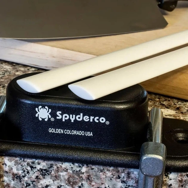 Точилка для ножів Spyderco Galley-V керамічна 1000-3000 фіксований кут 20° - зображення 3
