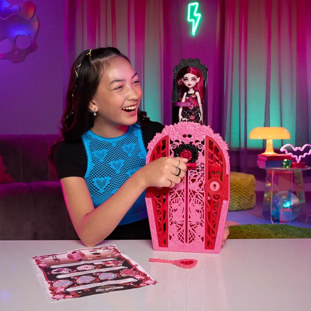 Набор-сюрприз Monster High Цвет и тьма Ужас какие секреты Дракулауры, HYT72 - изображение 4