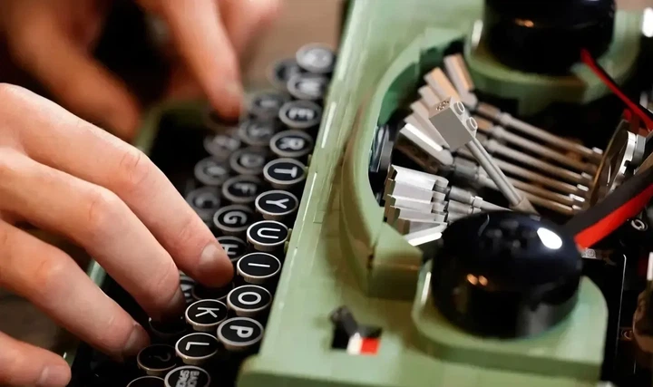 Конструктор Печатная машинка Typewriter 2079 деталей - изображение 7