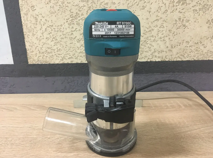 Фрезер Makita 910 Вт фрезерна машина мережева цанги 6 8 мм 10000 30000 об хв ручний кромковий занурювальний для дерева пластику пазів кромок профілів отворів різьблення з регулюванням швидкості 2 базами - зображення 9