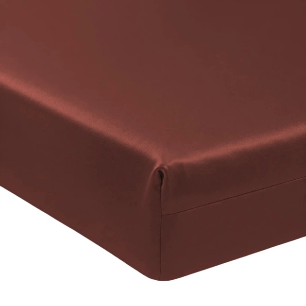 Простынь на резинке MirSon Satin Light Pro 10-021 Brick red 200х200 + 25 см (2200011025513) - Фото 1 Простынь на резинке MirSon Satin Light Pro 10-021 Brick red 200х200 + 25 см (2200011025513) - изображение 1