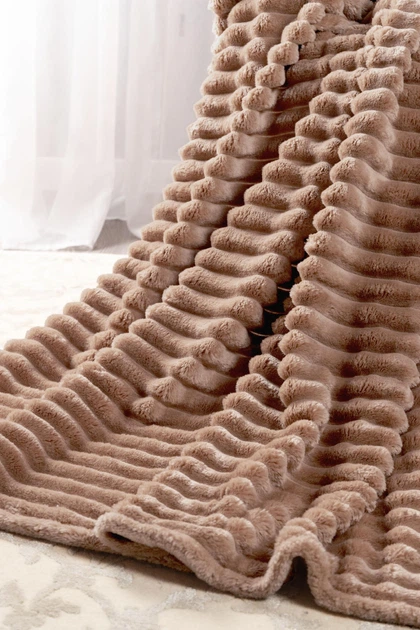 Плед шарпей микрофибра евроформат Home Textiles Camel 200х230 см для семьи на подарок карамельный - Фото 4 Плед шарпей микрофибра евроформат Home Textiles Camel 200х230 см для семьи на подарок карамельный - изображение 4