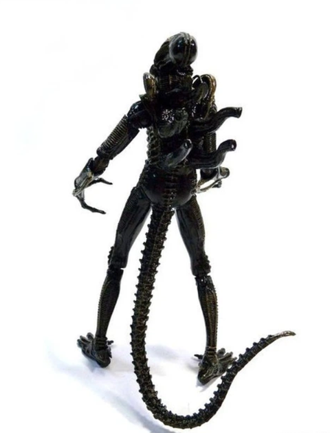 Фігурка Alien Xenomorph колекційна 18 см – рухома action figure Чужий з фільму Alien, деталізована іграшка з гнучким хвостом - Фото 3 Фігурка Alien Xenomorph колекційна 18 см – рухома action figure Чужий з фільму Alien, деталізована іграшка з гнучким хвостом - зображення 3