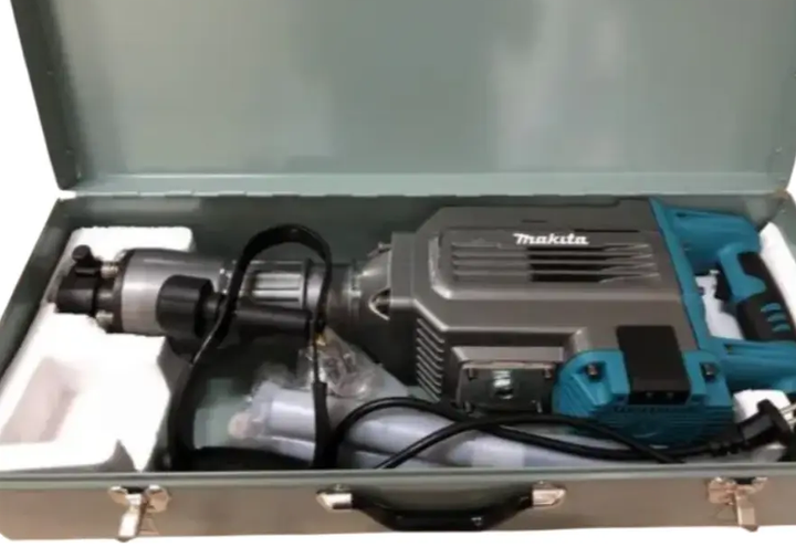 Молоток демонтажний Makita HM1307CB 45 Дж відбійник професійний 1700 Вт електричний руйнівник бетону SDS-HEX мережевий 220 В 1450 уд/хв для довбання цегли кам'яної кладки будівництва ремонту - Фото 9 Молоток демонтажний Makita HM1307CB 45 Дж відбійник професійний 1700 Вт електричний руйнівник бетону SDS-HEX мережевий 220 В 1450 уд/хв для довбання цегли кам'яної кладки будівництва ремонту - зображення 9
