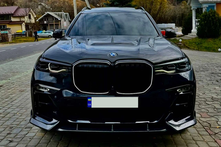 Ноздри M-Look LED (2019-2022, черный глянец) для BMW X7 G07 2019- гг - Фото 4 Ноздри M-Look LED (2019-2022, черный глянец) для BMW X7 G07 2019- гг - изображение 4