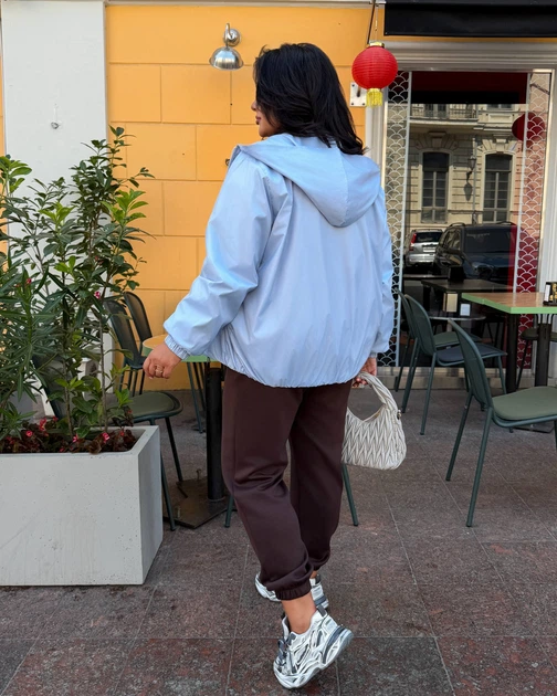 Ветровка женская демисезонная с двойным капюшоном на молнии и резинкой по низу больших размеров G&M k-132596 50-52 Размер цвет Нежно голубой - изображение 2