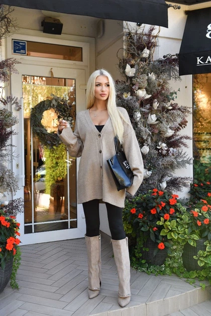 Кардиган женский вязаный оверсайз из шерсти и акрила на пуговицах G&M k-132689 42-48 Размер цвет бежевый - изображение 4
