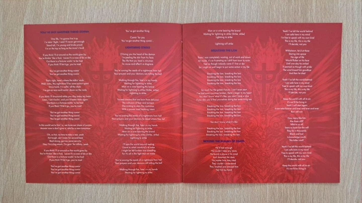 Judas Priest – The Best Of Judas Priest (2026) Audio CD (імпорт, буклет) - Фото 7 Judas Priest – The Best Of Judas Priest (2026) Audio CD (імпорт, буклет) - зображення 7