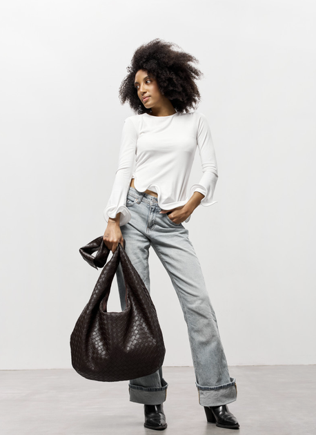 Велика жіноча плетена сумка-хобо Sambag HOBO WEAVE для ноутбука 15" з екошкіри Шоколадна - Фото 4 Велика жіноча плетена сумка-хобо Sambag HOBO WEAVE для ноутбука 15" з екошкіри Шоколадна - зображення 4