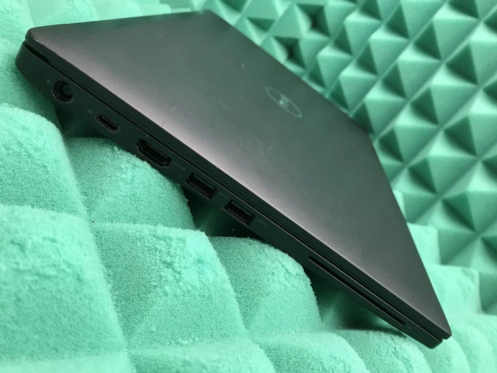 Ультрабук Б-класс Dell Latitude 7480 / 14" (1920x1080) IPS / Intel Core i5-6300U (2 (4) ядра по 2.4 - 3.0 GHz) / 8 GB DDR4 / 256 GB SSD M.2 / Intel HD Graphics 520 / WebCam / HDMI б/у - Фото 8 Ультрабук Б-класс Dell Latitude 7480 / 14" (1920x1080) IPS / Intel Core i5-6300U (2 (4) ядра по 2.4 - 3.0 GHz) / 8 GB DDR4 / 256 GB SSD M.2 / Intel HD Graphics 520 / WebCam / HDMI б/у - изображение 8