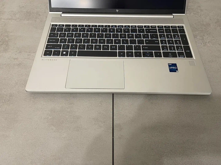 Ультрабук HP EliteBook 650 G10 / 15.6" (1920x1080) IPS / Intel Core i5-1345U (10 (12) ядер 3.5 - 4.7 GHz) / 16 GB DDR4 / 256 GB SSD M.2 / Intel Iris Xe Graphics / WebCam / Fingerprint б/у - Фото 11 Ультрабук HP EliteBook 650 G10 / 15.6" (1920x1080) IPS / Intel Core i5-1345U (10 (12) ядер 3.5 - 4.7 GHz) / 16 GB DDR4 / 256 GB SSD M.2 / Intel Iris Xe Graphics / WebCam / Fingerprint б/у - изображение 11